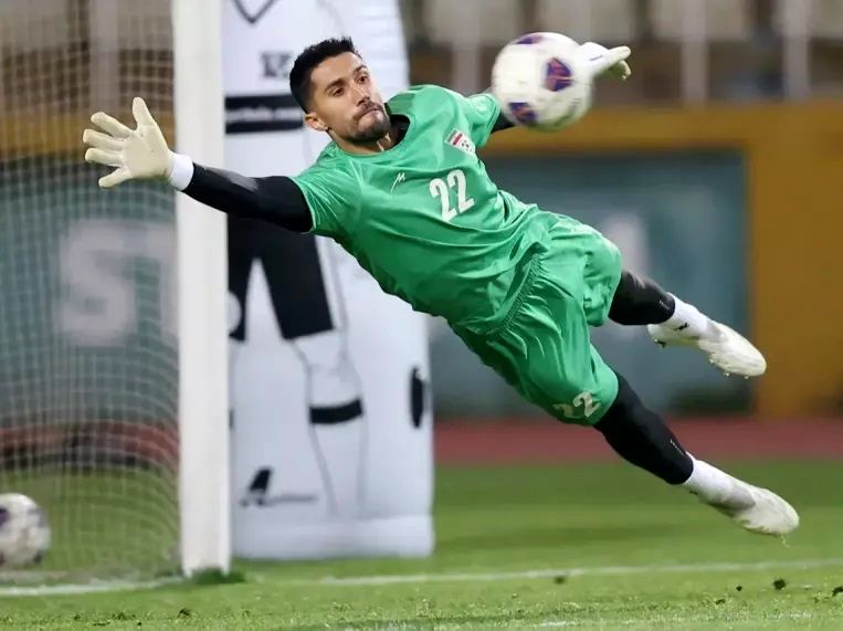  دست‌کش حراست از قفس آهنین یوزها  در دست کاپیتان استقلال؛ طارمی و علیپور زوج سرخ تیم ملی