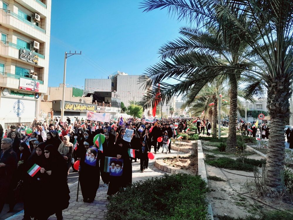 راهپیمایی یوم الله ۲۲  بهمن با حضور پرشور مردم در بوشهر 