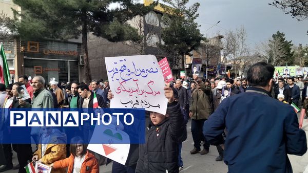 راهپیمایی ۲۲ بهمن نشان دهنده همبستگی و اتحاد مردم ایران 