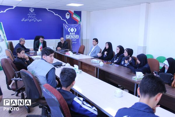 نشست صمیمی خبرنگاران پانا خراسان شمالی با مدیرکل آموزش و پرورش در روز خبرنگار
