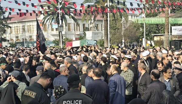مراسم تشییع پیکر هفت شهید گمنام در رشت