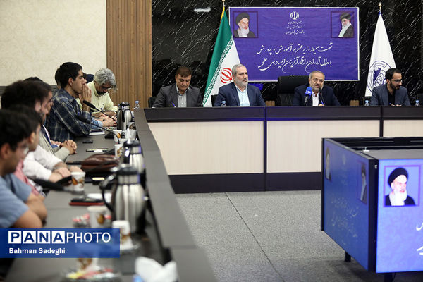 نشست صمیمی وزیر آموزش و پرورش با مدال آوران المپیادهای علمی