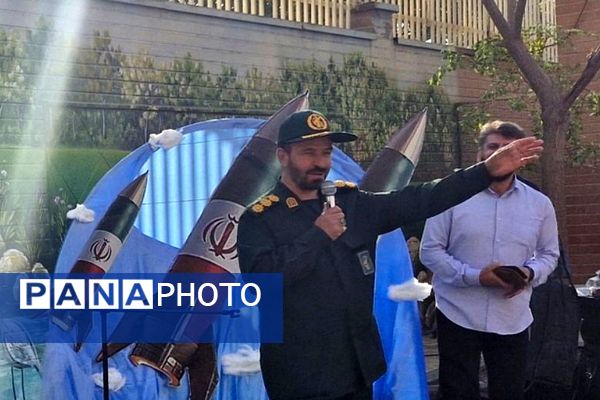 رزمایش کمک مومنانه و تهیه لوازم التحریر برای دانش‌آموزان و خانواده‌های بی بضاعت در ناحیه 2 شهرری 