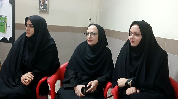 نواختن زنگ شکوفه‌ها در دبستان شاهد پسران شهرستان محمودآباد
