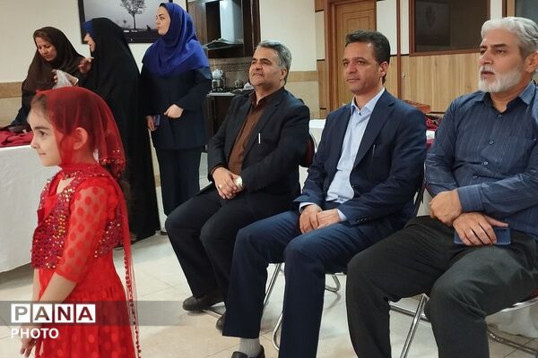 از عطر غذاهای سنتی تا رنگین‌کمان اقوام ایران در دبستان هدی