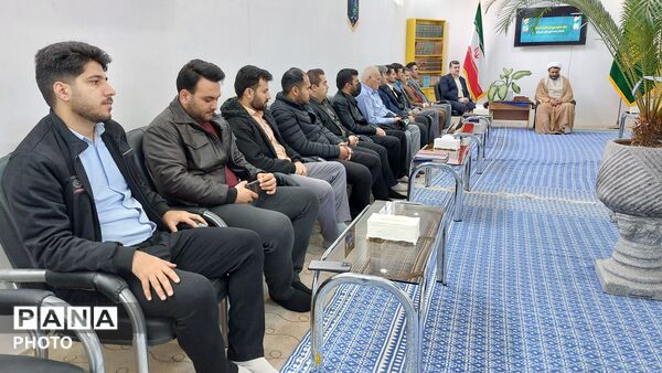 دیدار مسئولان امور تربیتی آموزش و پرورش شیروان با امام جمعه تربیتی 