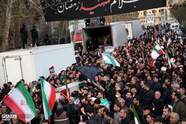 تشییع پیکر شهیدان لاریجانی، سلیمانی و شهدای ناوشکن دنا - 3