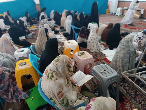 پایان یک ماه بندگی خداوند و نماز عید فطر در گناباد