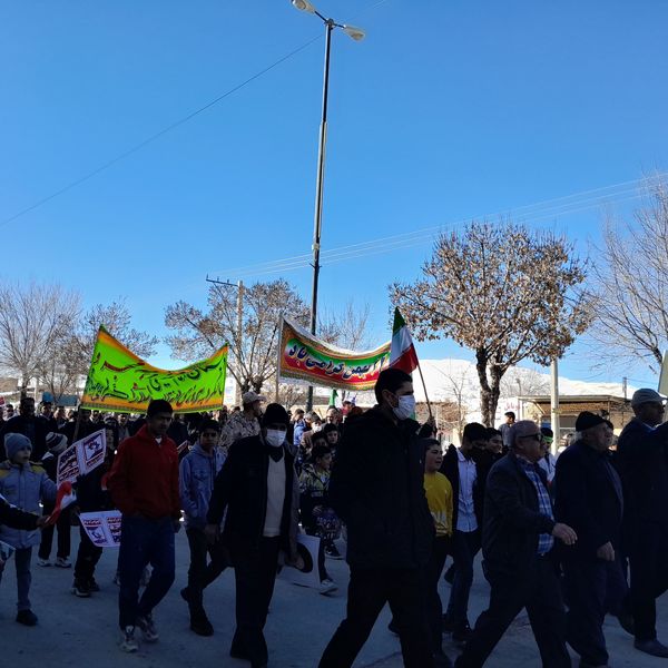 حضور پرشکوه مردم غیور منطقه گندمان در راهپیمایی 22 بهمن