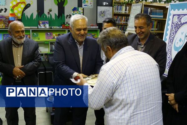 بازدید نماینده مجلس از آموزش‌وپرورش فیروزکوه و دیدار با کتابداران