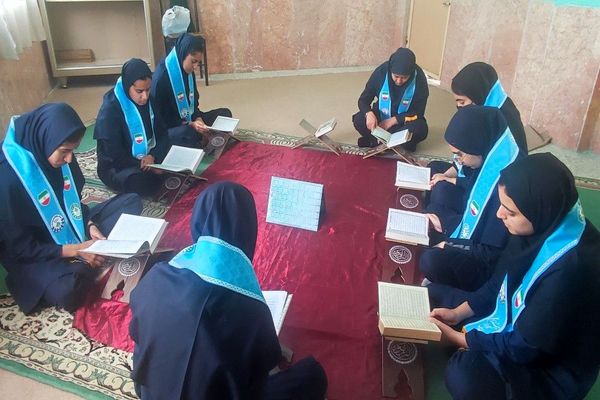 محفل انس با قرآن در پارسیان برگزار شد