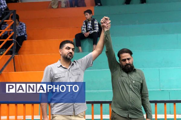 اجتماع دانش‌آموزی به‌مناسبت ولادت شهیدابراهیم هادی در یزد