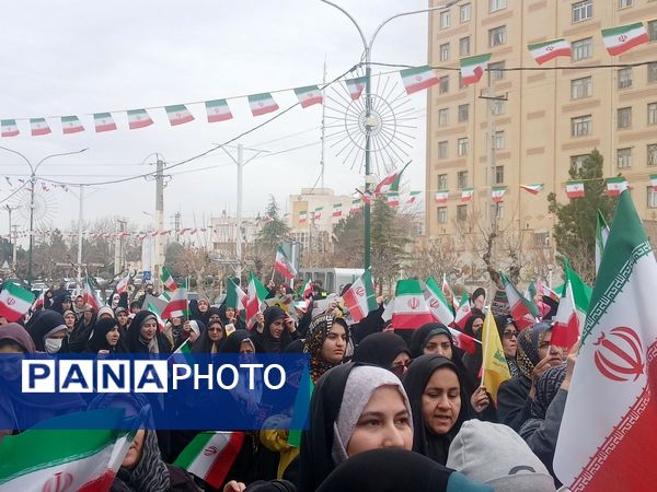 ۲۲ بهمن؛ تجلی حضور نسل‌ها در سالروز پیروزی انقلاب اسلامی 