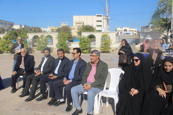 بازارچه حمایت از کسب کار دانش‌آموزان دبستان کیهان بوشهر 