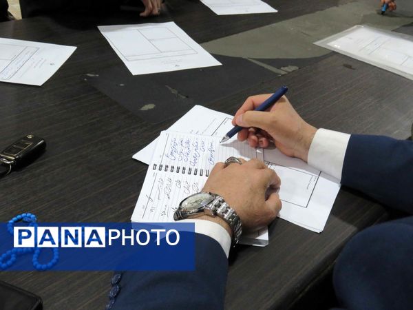 برگزاری میزخدمت آموزش و پرورش در محمدشهر کرج