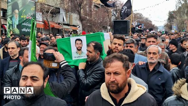 تشییع پیکر مطهر پنج شهید مدافع وطن اهل مرند در دریای خروشان مشتاقان شهادت 