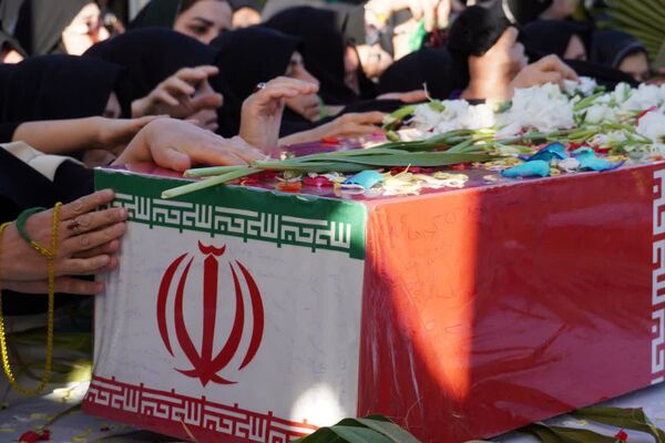 استقبال باشکوه مردم کوهدشت از شهدای گمنام  