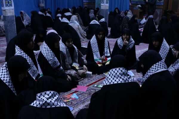 سومین روز اعتکاف ملارد؛ برگزاری مراسم اختتامیه و تجلیل از خدام