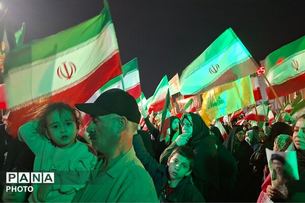 سی شب کنار هم در تجمعات خونخواهی رهبر شهید