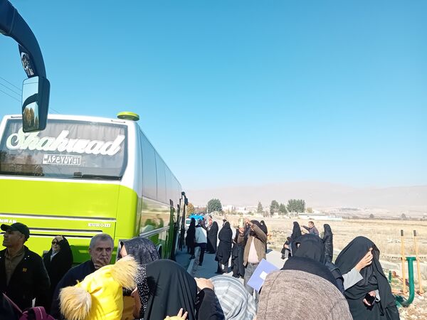 اعزام دانش‌آموزان دختر آشخانه به اردوی راهیان نور