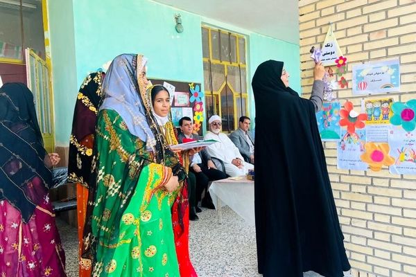 «زنگ دوستی» به مناسبت هفته ملی کودک در مدارس جاسک نواخته شد