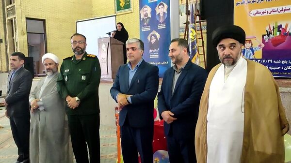 رزمایش اهدا لوازم التحریر به دانش‌آموزان در قائمشهر