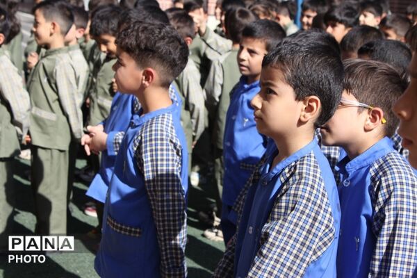 جشن ولادت حضرت زینب(س) و روز پرستار در دبستان شهید حسین غفاری