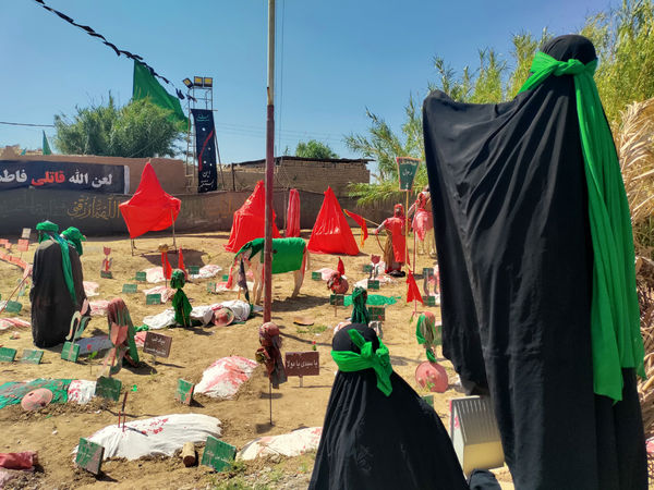 نمایشگاه غنچه‌های خونین در روستای باقرآباد