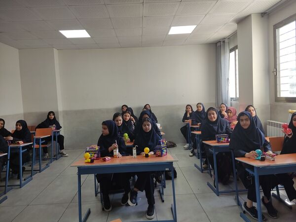 جشن جوانه ها در دبیرستان رحمت ناحیه ۲ اصفهان 