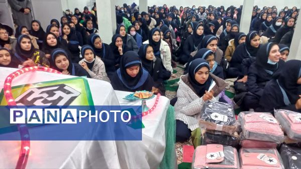 جشن ولادت حضرت علی (ع) و روز پدر در دبیرستان شاهد بحرینیان