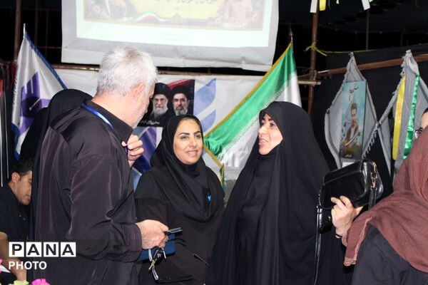 میزبانی موکب امام خامنه‌ای از زائران رهبر شهید