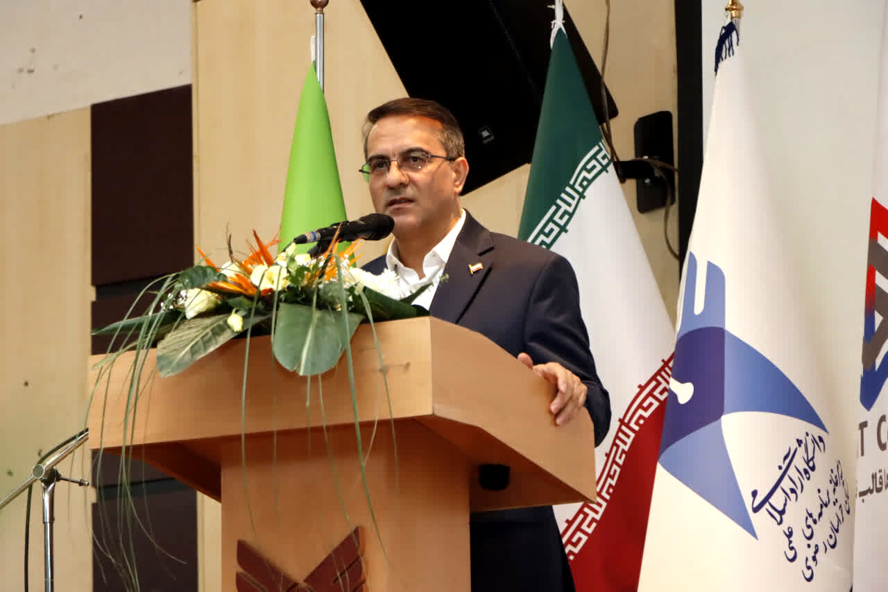 سرمایه انسانی کشور باید هر روز به‌روز شود و فناورانه تحول پیدا کند