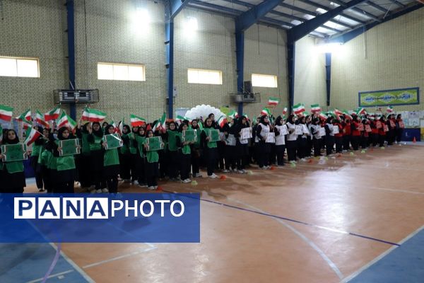 روشن شدن مشعل جام اقتدار ایران در آیین یادبود ۳۴ دانش‌آموز شهید بوشهر