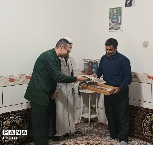 دیدار اعضای کمیته خادم الشهدا شهرستان کبودرآهنگ با خانواده شهدا