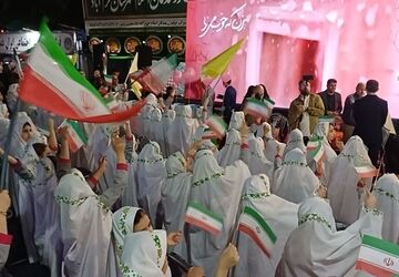 جشن عبادت دختران در میدان امام خمینی (ره) با حضور فرهنگیان