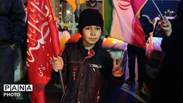 از کودک تا پیر، حضور هر ایرانی در دفاع از آرمان‌ها
