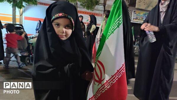 کودکان و نوجوانان پای کار انقلاب