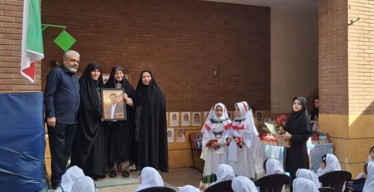 نسل جوان انقلابی با ایثار و بصیرت معماران حقیقی آینده کشور هستند