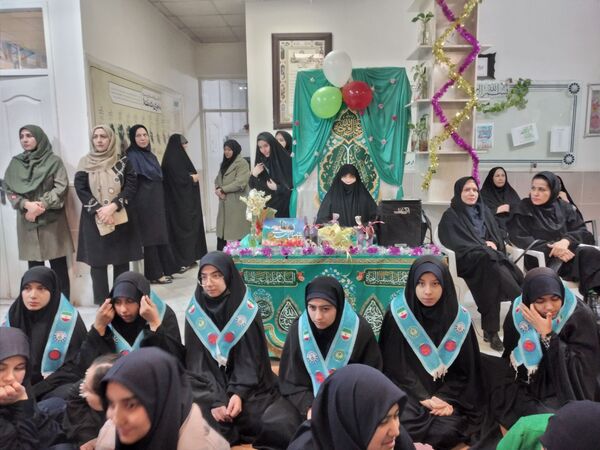 جشن نیمه‌شعبان در دبیرستان شاهد ارض اقدس ناحیه۳ مشهد