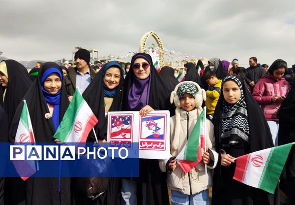 حماسه آفرینی مردم و مسئولان شهرستان پردیس در راهپیمایی ۲۲ بهمن 