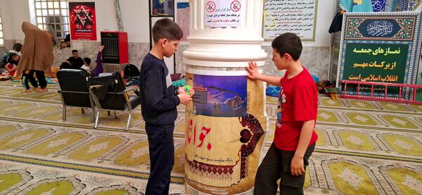 برگزاری مراسم اعتکاف پدر پسری در مسجد جامع آشخانه