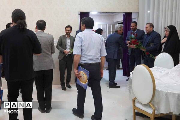 تجلیل از خبرنگاران و فعالان رسانه‌ای بجنورد به مناسبت روز خبرنگار