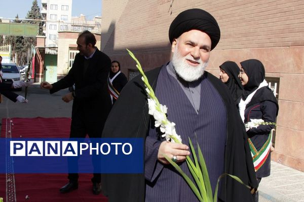 جشن حضور تا ظهور در هنرستان فرزانگان بهارستان ۲