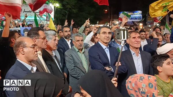 خرم آباد در عید غدیر صحنه‌ای باشکوه از وحدت و ولایتمداری خلق کرد