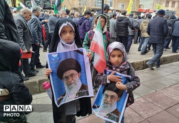حضور پرشور‌ دانش آموزان در قدس امسال به یاد میناب 