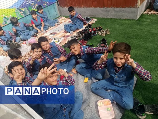 هوای پاک و  صبحانه ی سالم  در دبستان مبتکران ۳