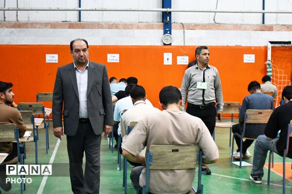 نظارت میدانی مدیر آموزش و پرورش مه‌ولات بر روند برگزاری آزمون‌های نهایی