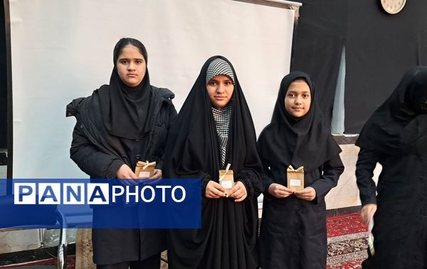 جشن نیمه شعبان در دبیرستان حضرت زینب (س)