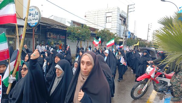 راهپیمایی مردم فریدونکنار در یوم الله 22 بهمن