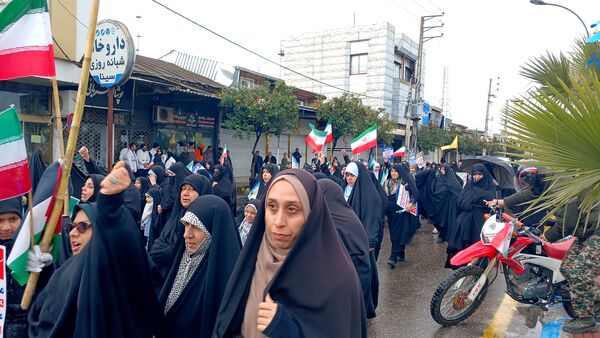 راهپیمایی مردم فریدونکنار در یوم الله 22 بهمن